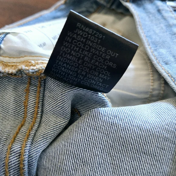 Johnny Was Samira Eyelet Cropped Baby Boot Mid Rise Jeans Embroidered Size 29 - Picture 16 of 16